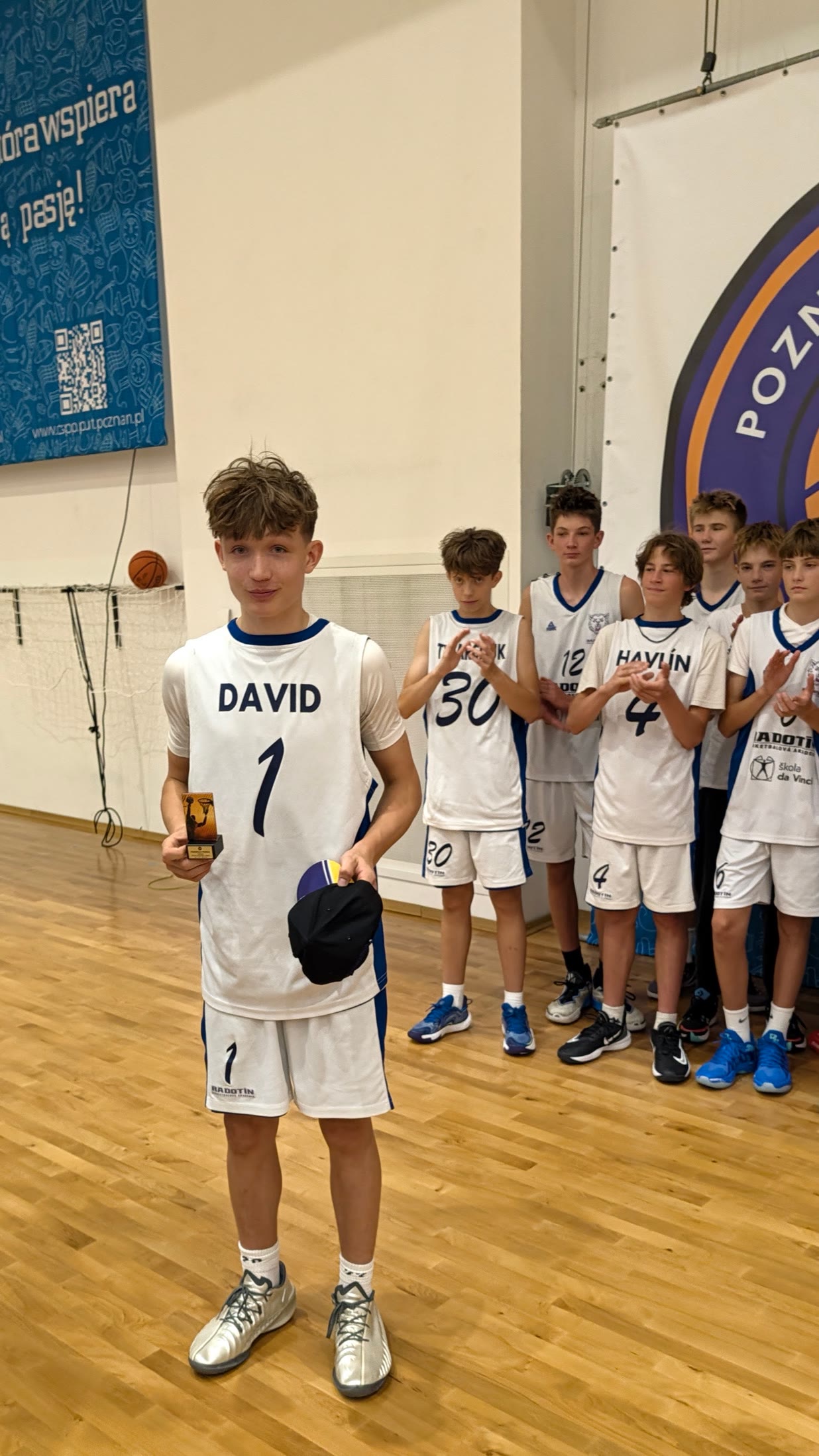 Václav David s oceněním pro člena All-Star 5 turnaje Poznań Basketball Games 2026